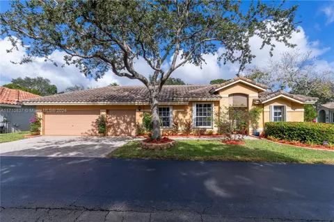 3425 Dunes Vista Dr, Pompano Beach FL 33069