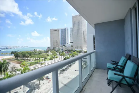 50 Biscayne Blvd # 811, Miami FL 33132