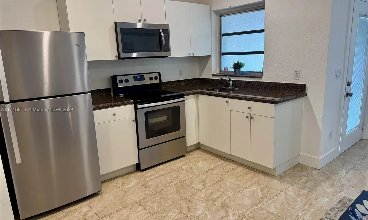 1648 Washington St # 2, Hollywood FL 33020