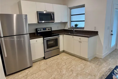 1648 Washington St # 2, Hollywood FL 33020