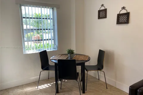 1648 Washington St # 2, Hollywood FL 33020