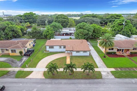 18912 NW 23rd Ct, Miami Gardens FL 33056