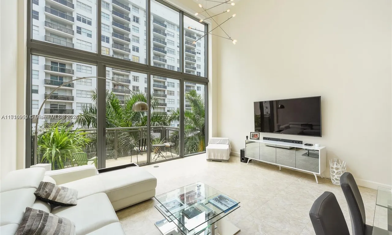 6000 Collins Ave # 505, Miami Beach FL 33140