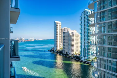 300 S Biscayne Blvd # 1802, Miami FL 33131