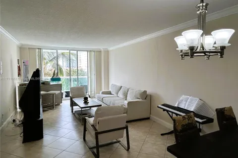 19390 Collins Ave # 411, Sunny Isles Beach FL 33160