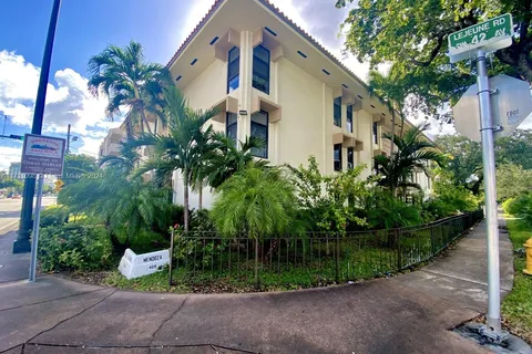 1600 S Le Jeune Rd # 14, Coral Gables FL 33134