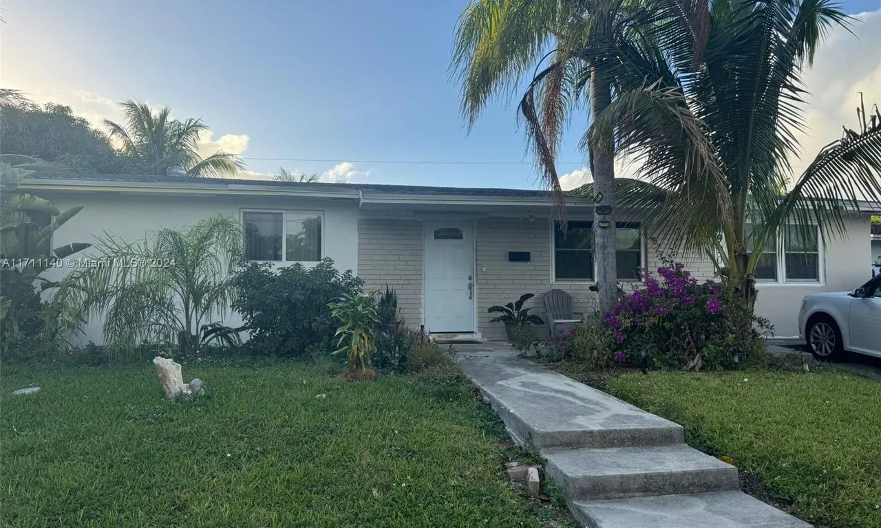 19900 SW 87th Ave, Cutler Bay FL 33157