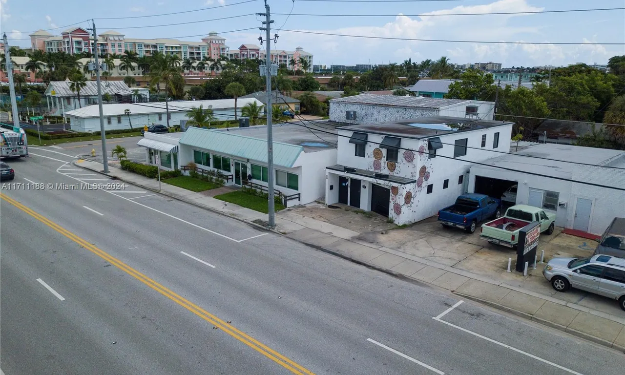 608 N Dixie Hwy, Lantana FL 33462