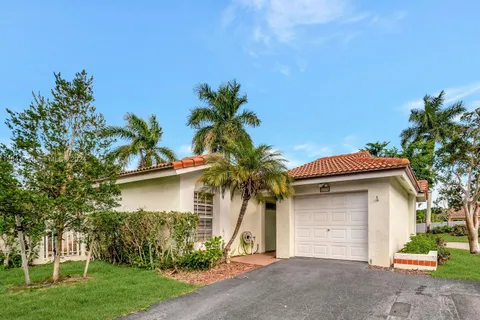 1245 Seagrape Cir, Weston FL 33326