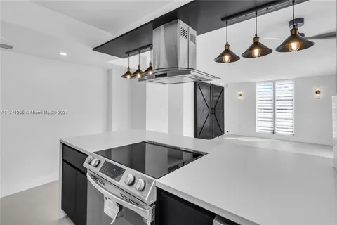 8305 Crespi # 3C, Miami Beach FL 33141