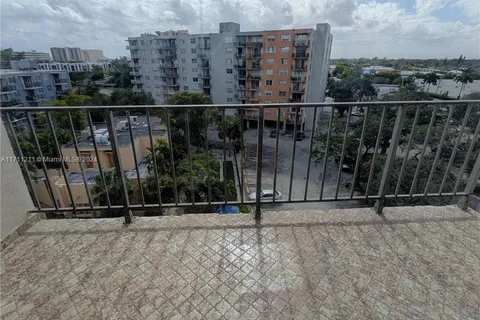 1470 NE 125th Ter # 705, North Miami FL 33161