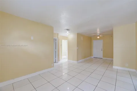 5632 SW 20th St, West Park FL 33023