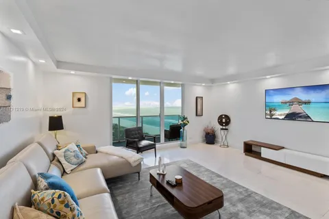 2301 Collins Ave # 1410, Miami Beach FL 33139