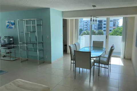 1360 S Ocean Blvd # 304, Pompano Beach FL 33062