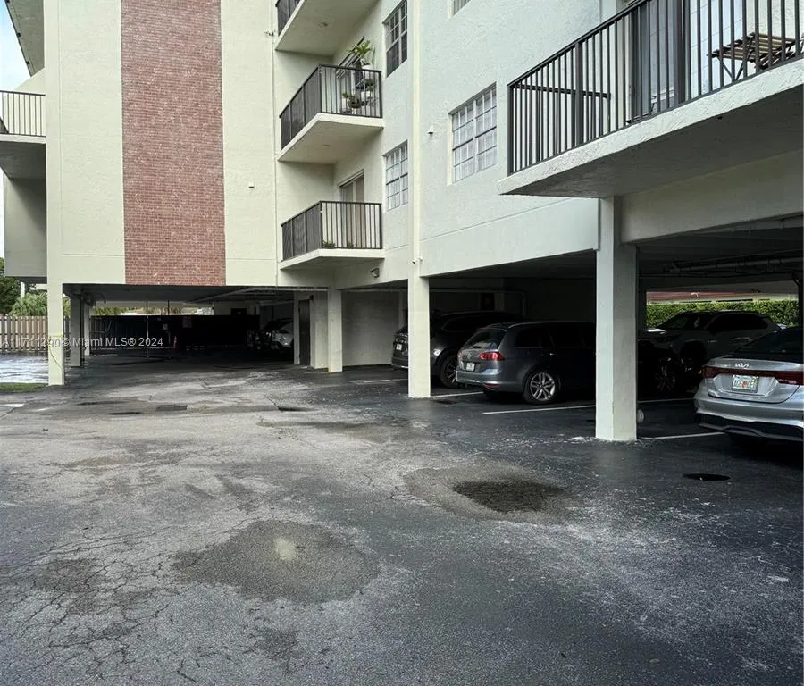 5731 NW 37th St # 209, Virginia Gardens FL 33166