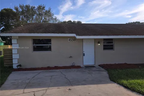 4550 SE Salvatori Rd, Stuart FL 34997