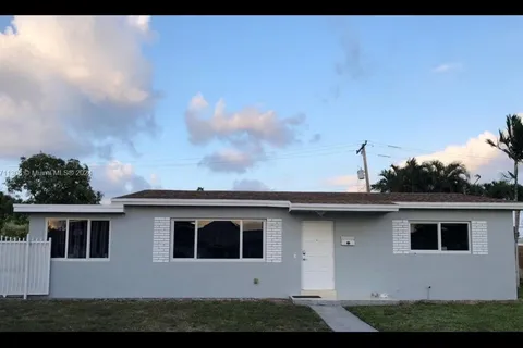 4165 W 6th Ct, Hialeah FL 33012