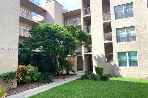 9410 Tangerine Pl # 305, Davie FL 33324