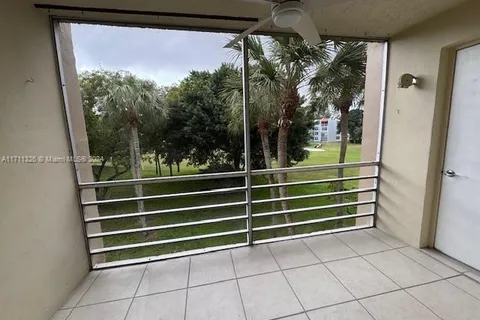 9410 Tangerine Pl # 305, Davie FL 33324