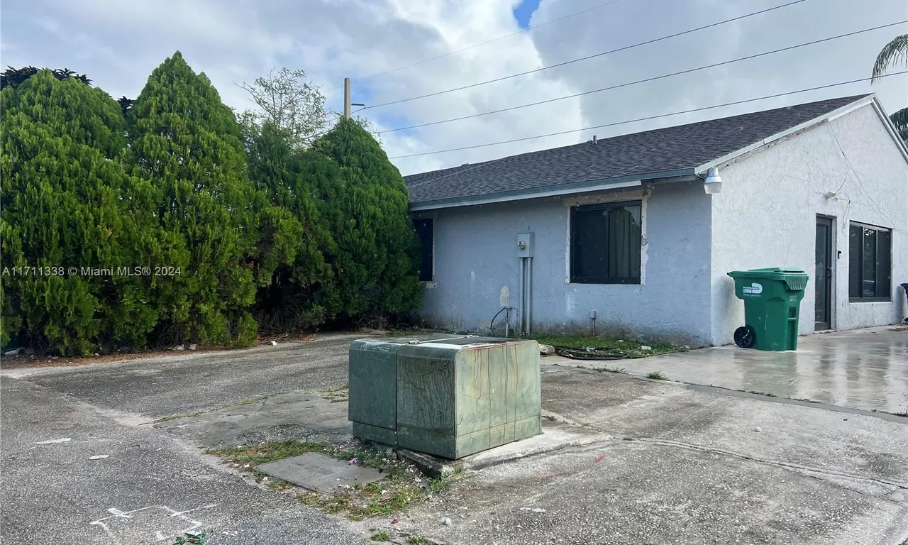 18010 NW 41st Pl # 18010, Miami Gardens FL 33055