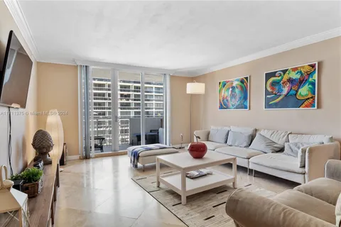 5825 Collins Ave # 9C, Miami Beach FL 33140