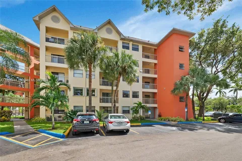 8180 Geneva Ct # 521, Doral FL 33166