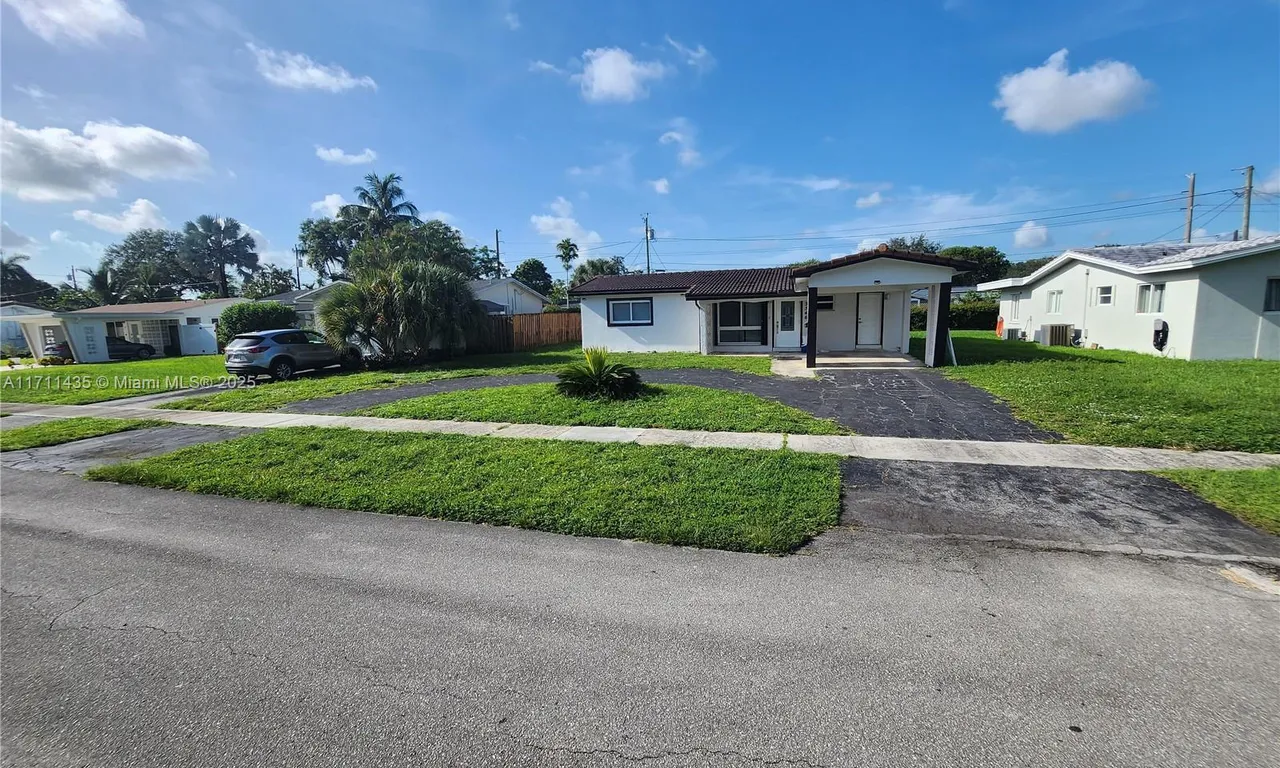 3346 Coolidge St, Hollywood FL 33021