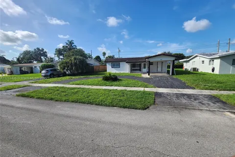 3346 Coolidge St, Hollywood FL 33021