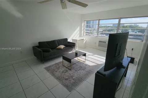 220 Kings Point Dr # 411, Sunny Isles Beach FL 33160