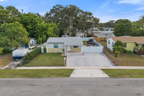 6416 Franklin St, Hollywood FL 33024