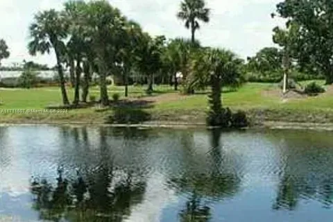 405 S Pine Island Rd # 105D, Plantation FL 33324