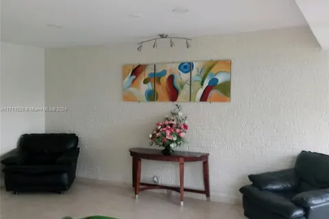 16701 NE 14th Ave # 315, Miami FL 33162