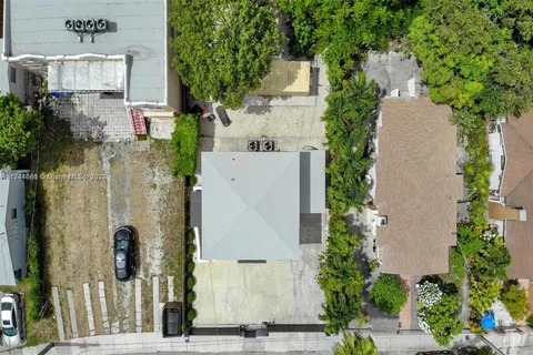 241 NW 34th Ter, Miami FL 33127