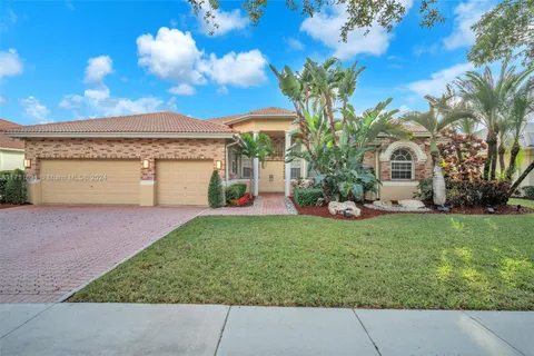 5079 Waters Edge Way, Cooper City FL 33330