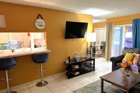 2075 NW 46th Ave # I102, Lauderhill FL 33313