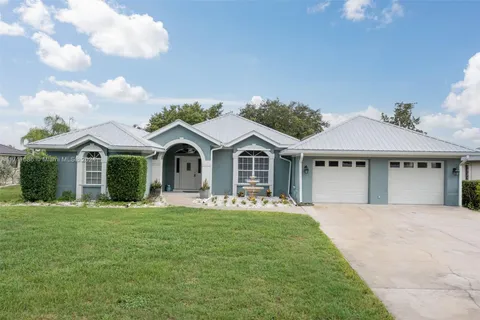 1261 riverbend, La Belle FL 33935