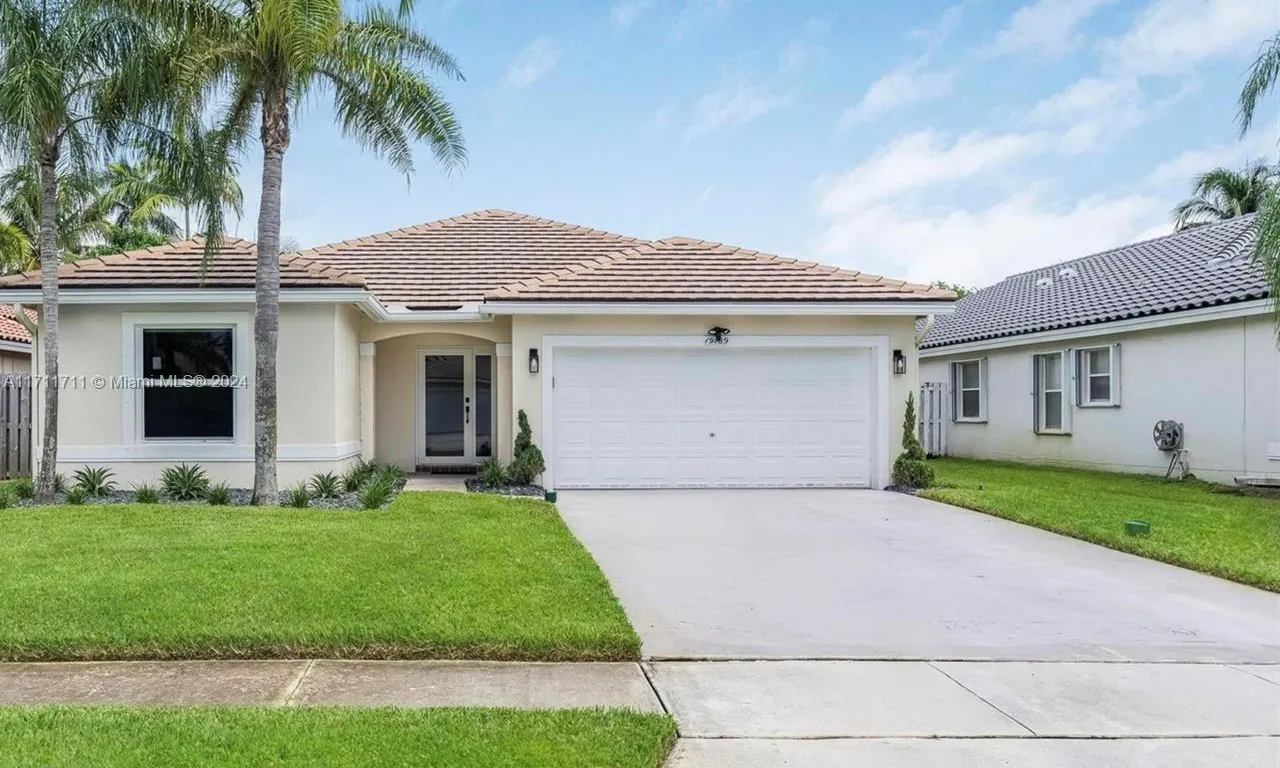 19189 NW 24th Ct, Pembroke Pines FL 33029