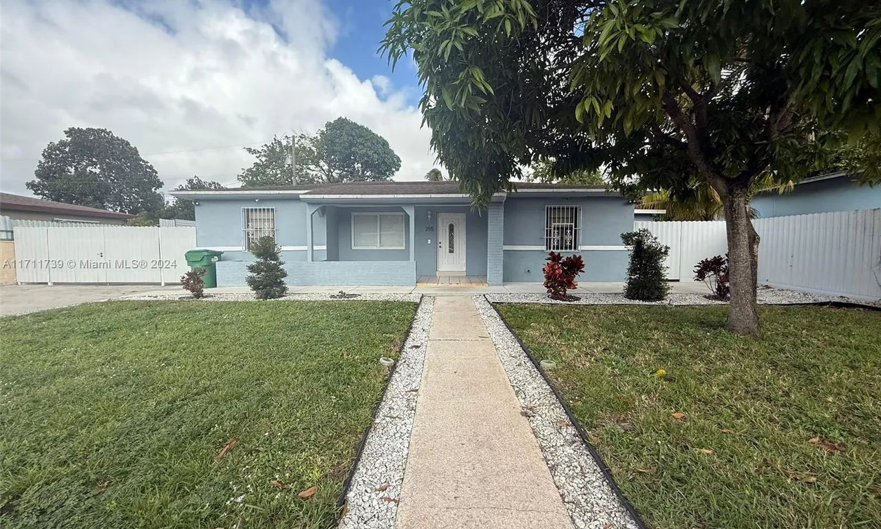 255 NW 189th St, Miami Gardens FL 33169