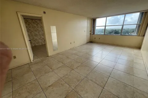 1200 NE Miami Gardens Dr # 805W, Miami FL 33179