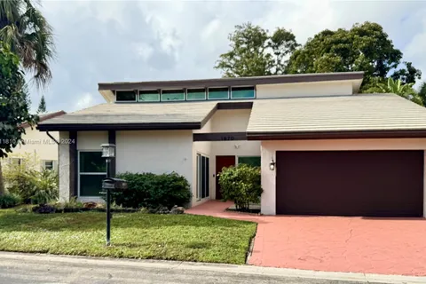 1670 Riverwood Ln, Coral Springs FL 33071