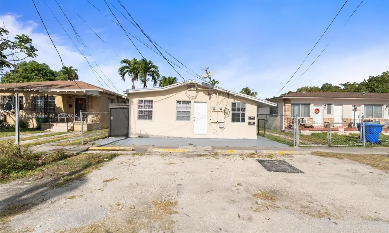 3071 SW 2nd St, Miami FL 33135