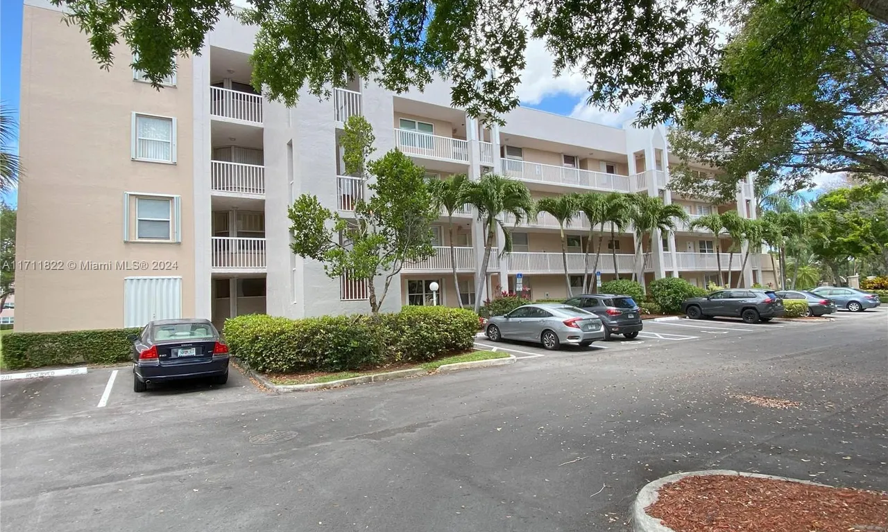 2601 N Nob Hill Rd # 303, Sunrise FL 33322