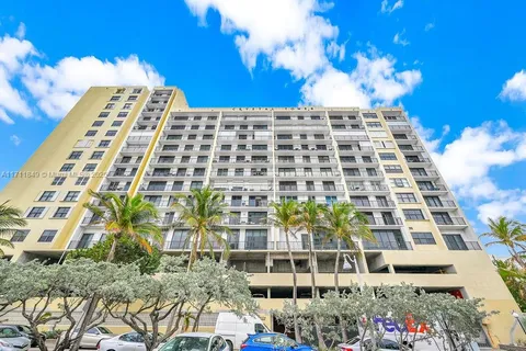 322 Buchanan St # 1008, Hollywood FL 33019