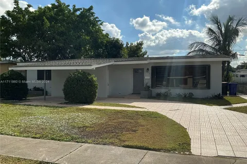 570 NE 173rd St, North Miami Beach FL 33162