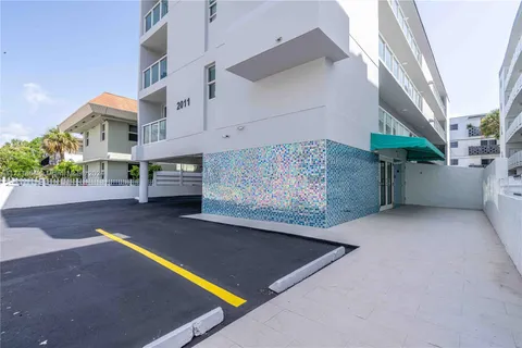 2011 Bay Dr # 11, Miami Beach FL 33141