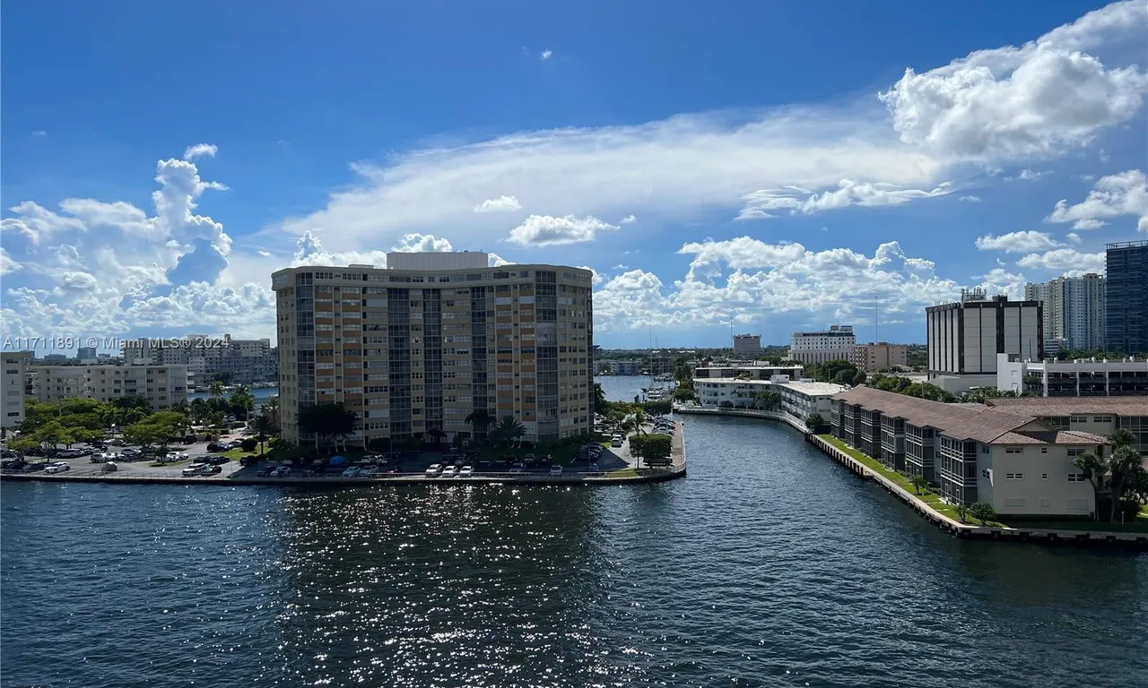 1833 S Ocean Dr # 812, Hallandale Beach FL 33009