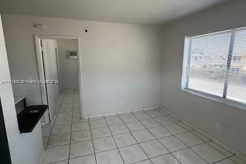 110 W 26th St # 6, Hialeah FL 33010