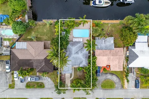 1745 SW 4th St, Fort Lauderdale FL 33312