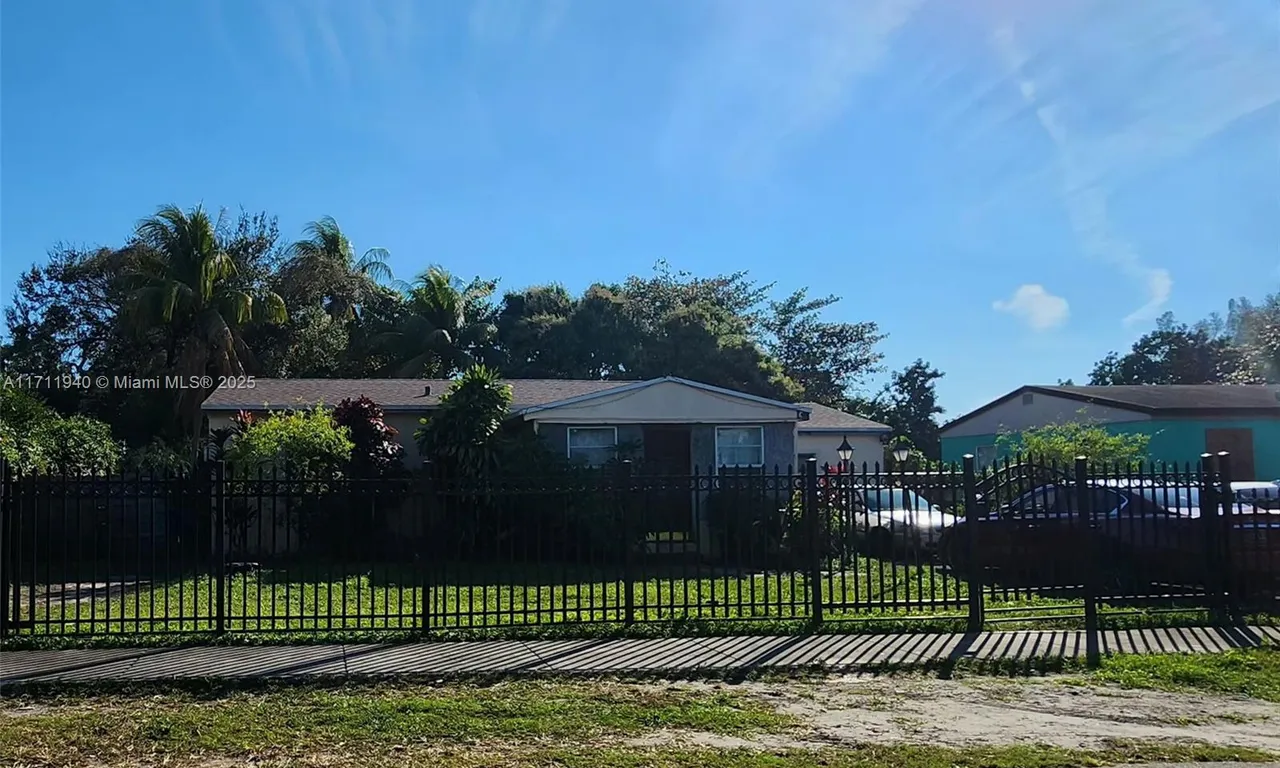 1418 NW 100th STREET, Miami FL 33147