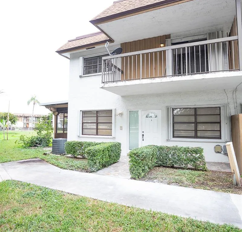 6896 NW 169th St # 121G, Hialeah FL 33015